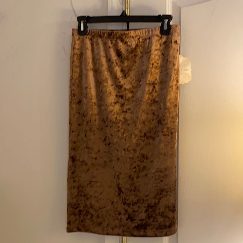 NWT Alter’d State velvety skirt. Brown size small